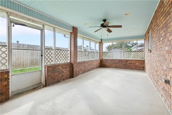 $270,000 | 3221 Riverland Drive, Chalmette, LA 70043