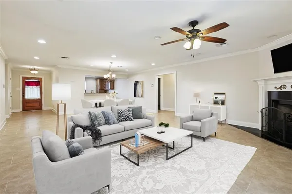 $270,000 | 3221 Riverland Drive, Chalmette, LA 70043