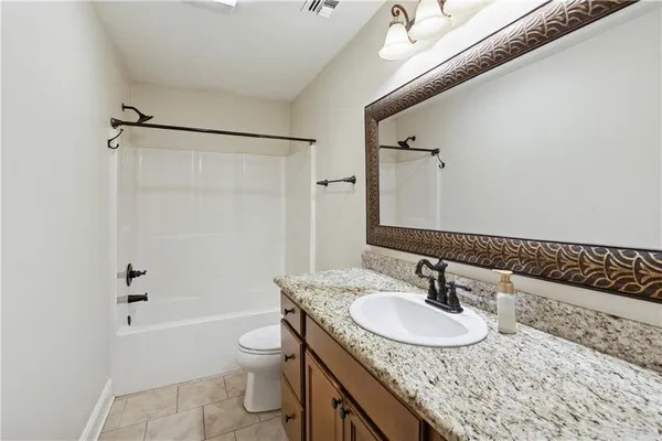 $270,000 | 3221 Riverland Drive, Chalmette, LA 70043