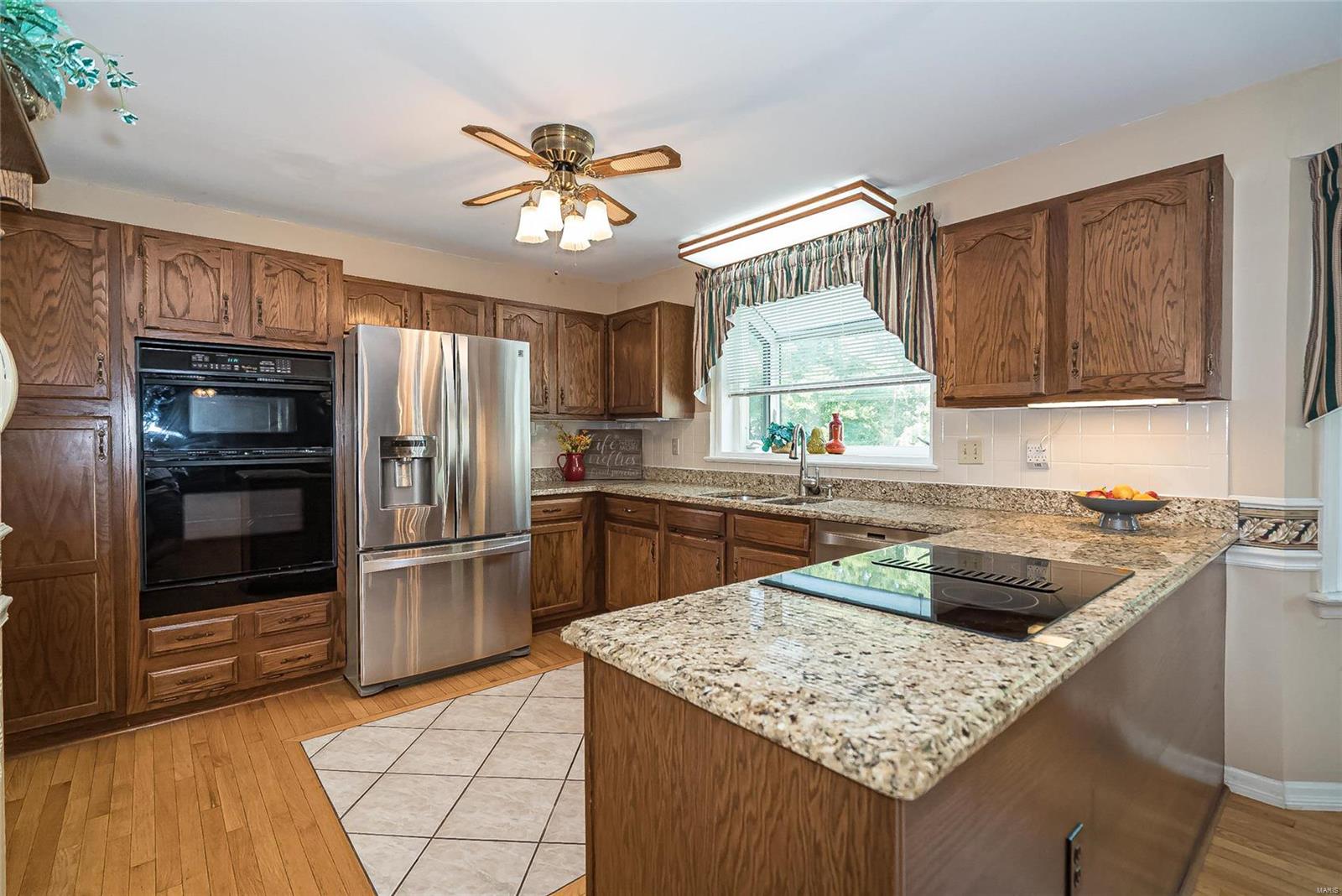 607 Valley Point Lane Ballwin, MO 63021 - Photo 14 of 35