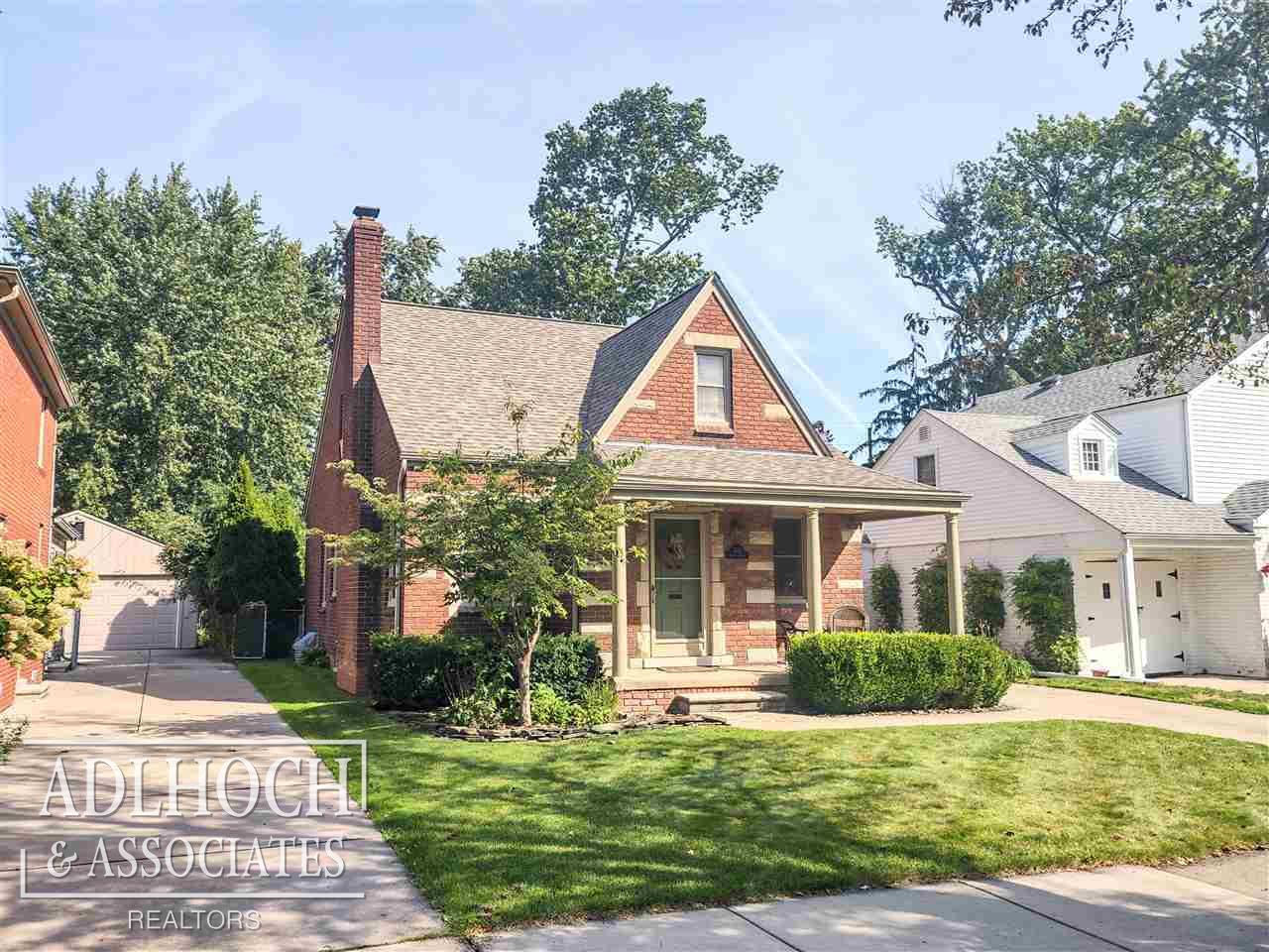 1512 Hampton Road Grosse Pointe, MI 48236 - Photo 2 of 23 50056269-1.JPG