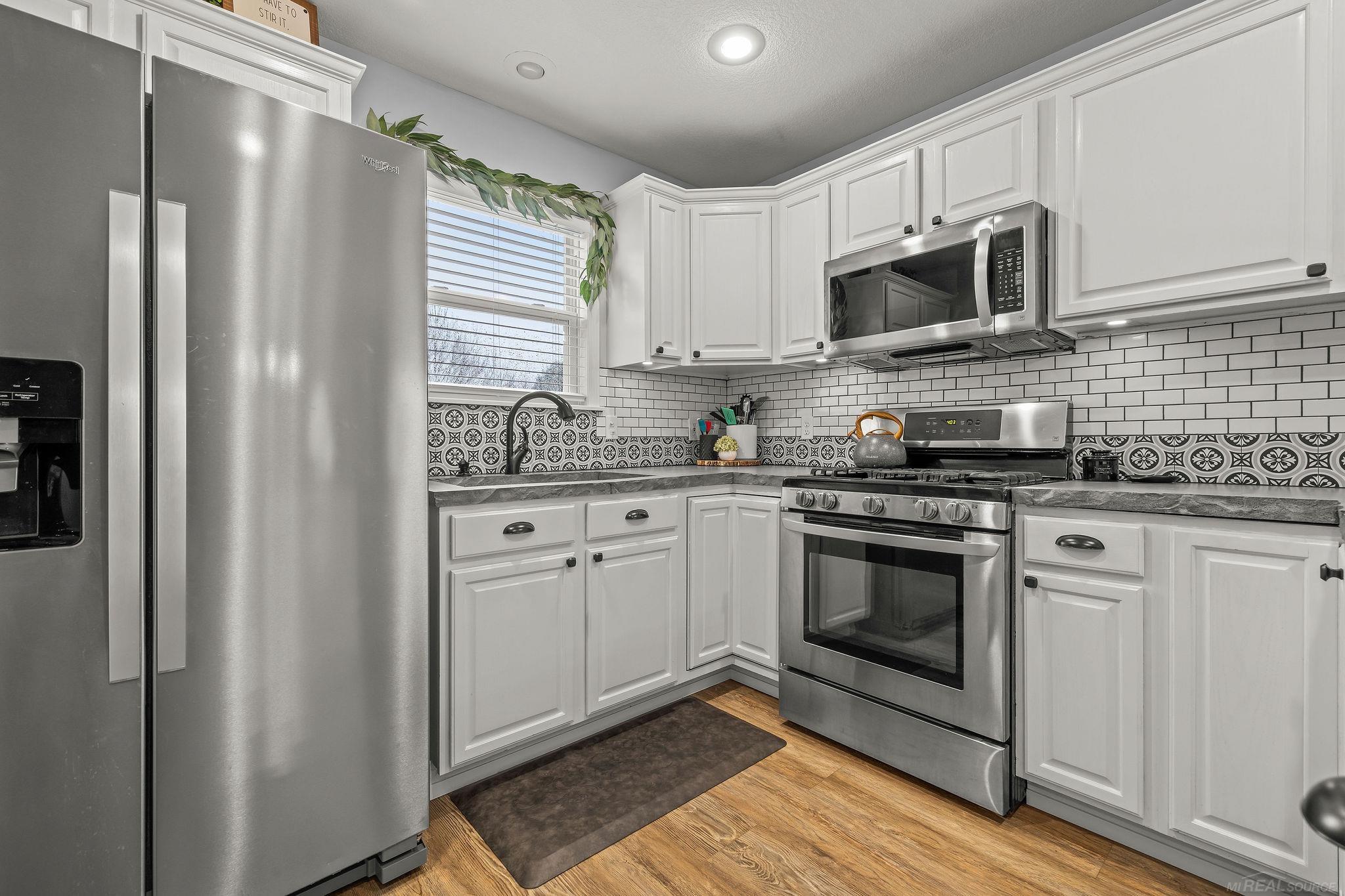 11901 Scott Road Freeland, MI 48623 - Photo 9 of 32