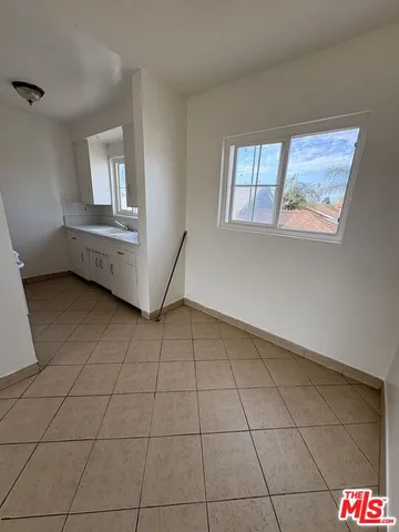 $2,000 | 6330 Estrella Avenue, Los Angeles, CA 90044