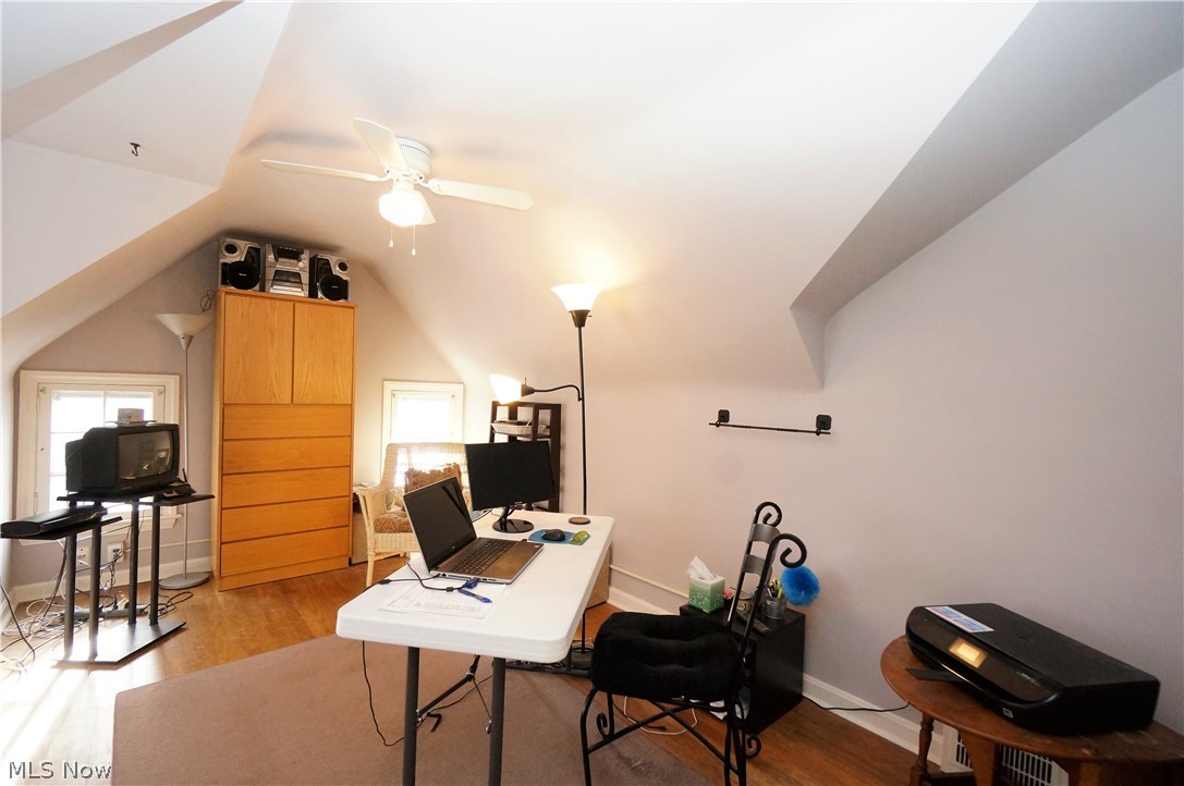 2373 Queenston Road Cleveland, OH 44118 - Photo 15 of 33 Gallery Image 15