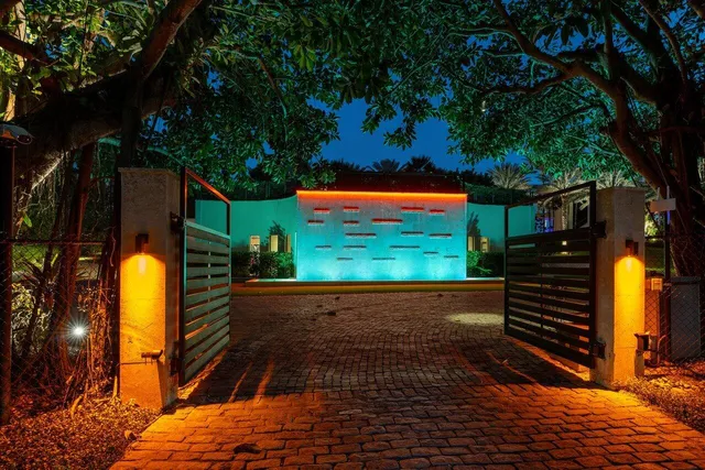 a view of a house with a big yard