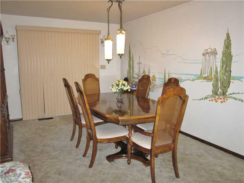 220 Edgewood Road Beaver Falls, PA 15010 - Photo 4 of 14 Dining Room.
