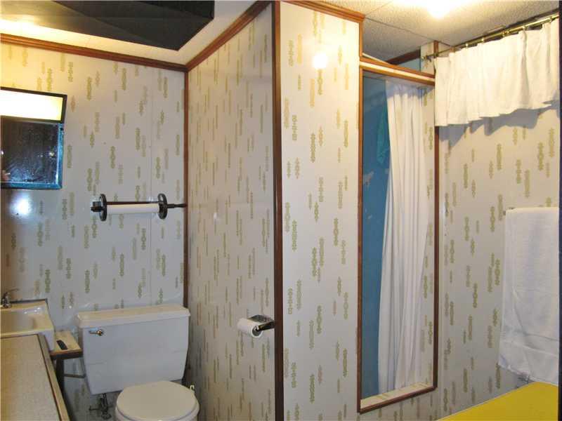 220 Edgewood Road Beaver Falls, PA 15010 - Photo 8 of 14 Full Bath.