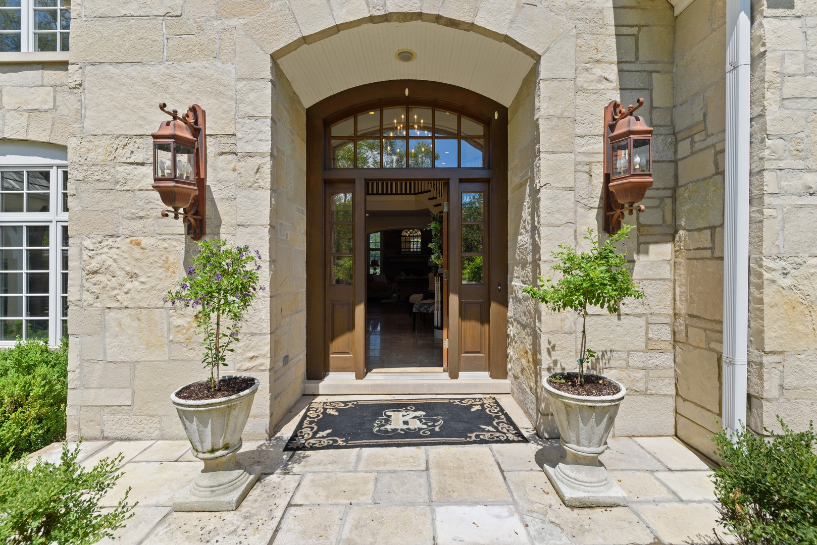 35 Riderwood Road North Barrington, IL 60010 - Photo 2 of 35 a front view of a house with a garden