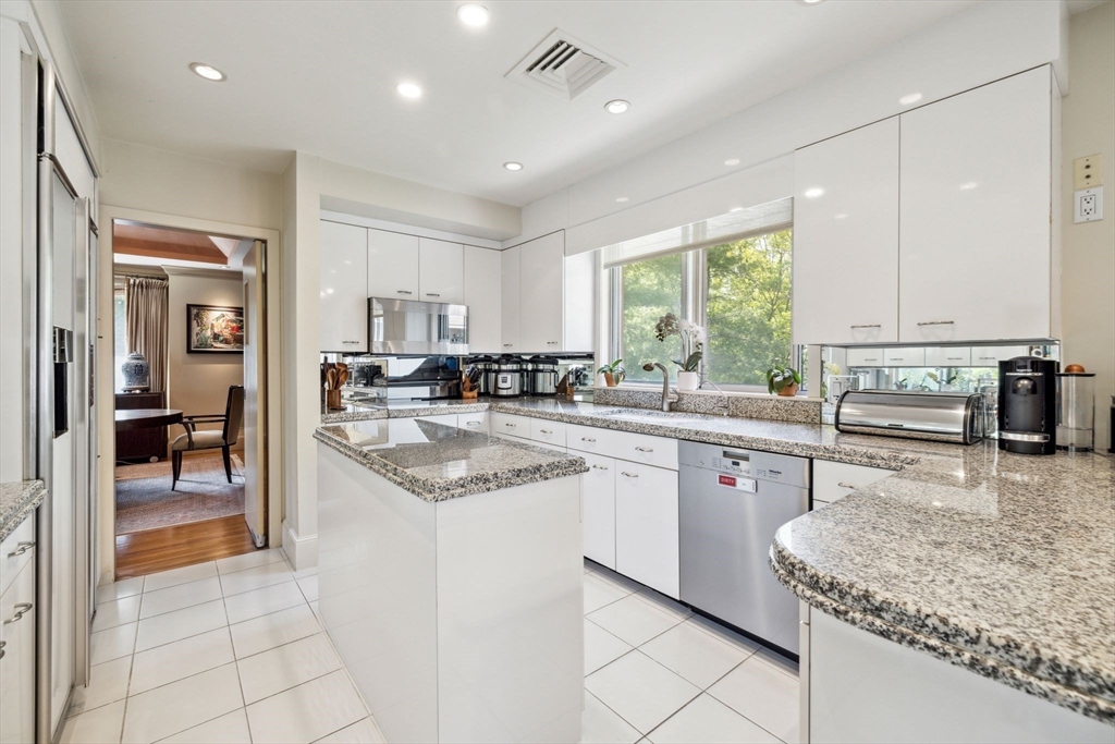 206 Allandale Road, Unit 3C Boston, MA 02467 - Photo 13 of 37