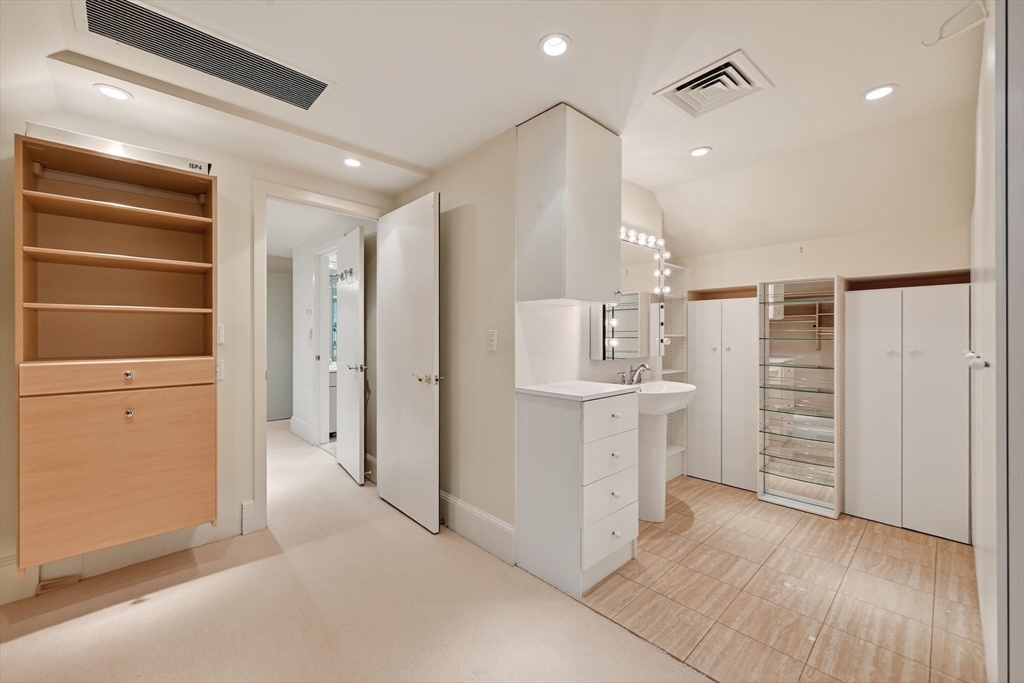 206 Allandale Road, Unit 3C Boston, MA 02467 - Photo 24 of 37
