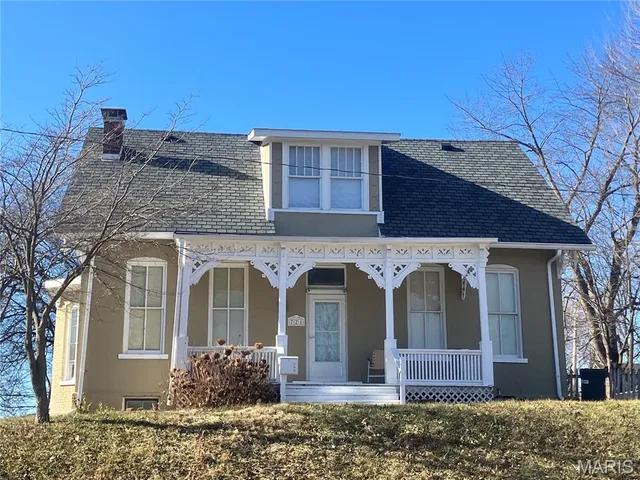 $2,000 | 721 South Church Street, Belleville, IL 62220