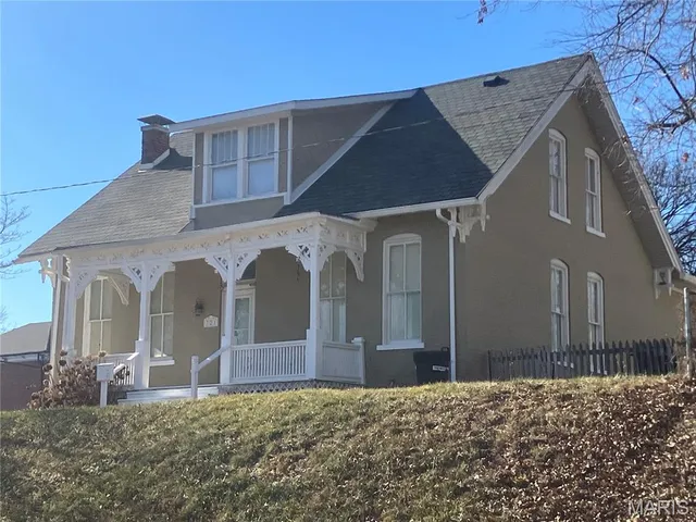 $2,000 | 721 South Church Street, Belleville, IL 62220