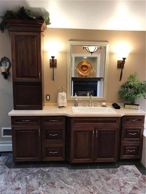 30072 Wicklow Road Farmington Hills, MI 48334 - Photo 32 of 47