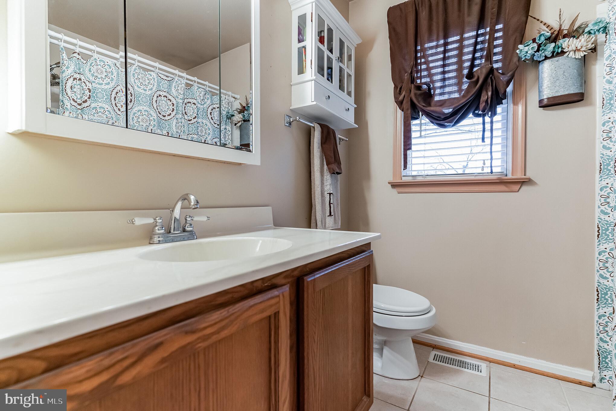 5 True Road Stafford, VA 22556 - Photo 23 of 35 Upper level bath
