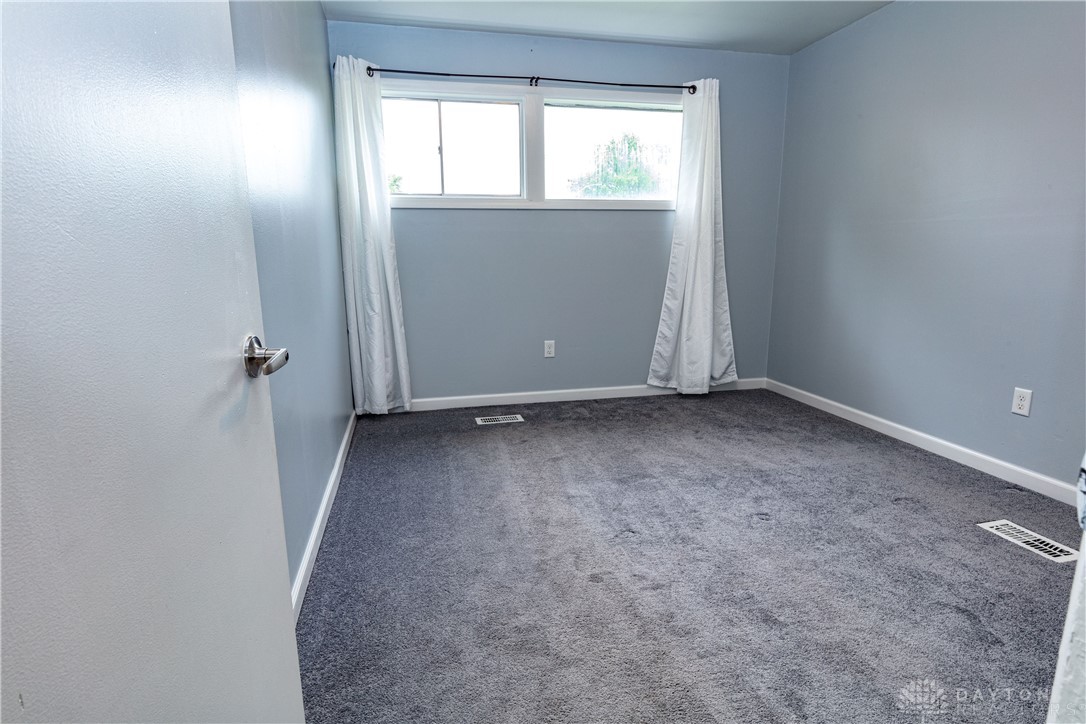 493 Crystal Drive Riverside, OH 45431 - Photo 8 of 13