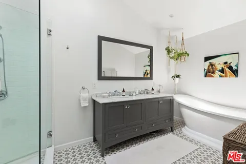 $12,000 | 3206 Canyon Lake Drive, Los Angeles, CA 90068