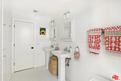 $12,000 | 3206 Canyon Lake Drive, Los Angeles, CA 90068