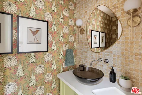 $12,000 | 3206 Canyon Lake Drive, Los Angeles, CA 90068