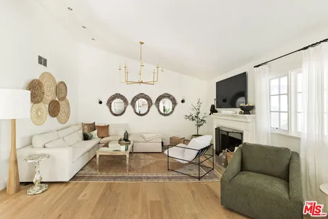 $12,000 | 3206 Canyon Lake Drive, Los Angeles, CA 90068