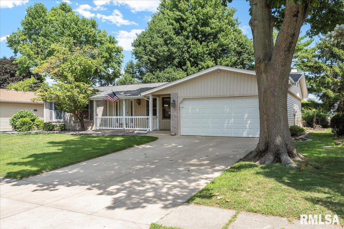 18 Red Oak Lane Springfield, IL 62712 - Photo 3 of 42