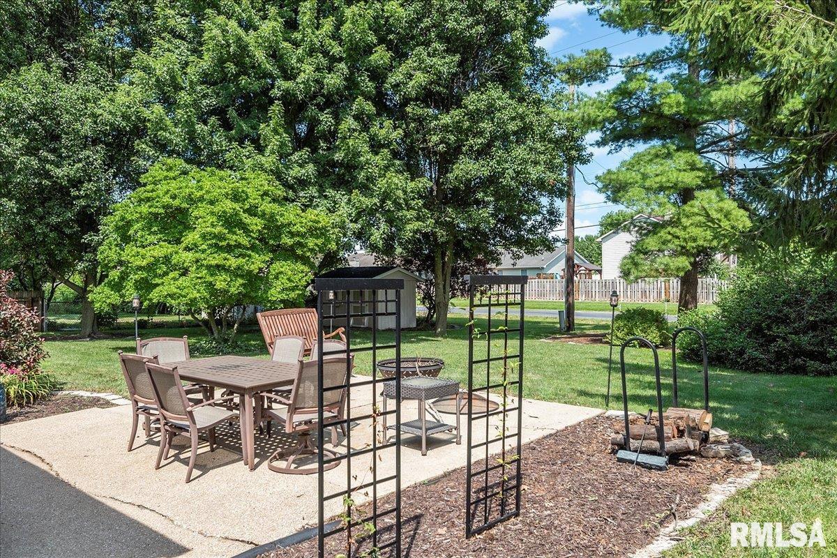 18 Red Oak Lane Springfield, IL 62712 - Photo 37 of 42