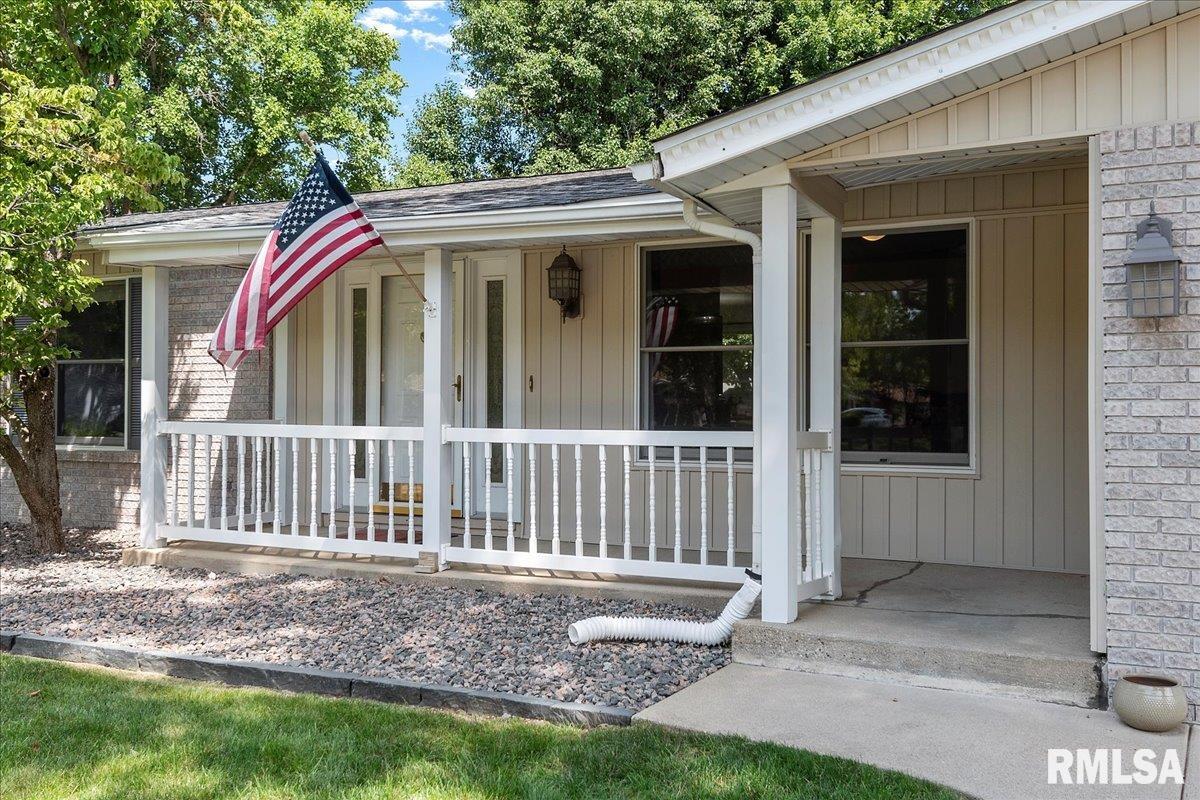 18 Red Oak Lane Springfield, IL 62712 - Photo 4 of 42