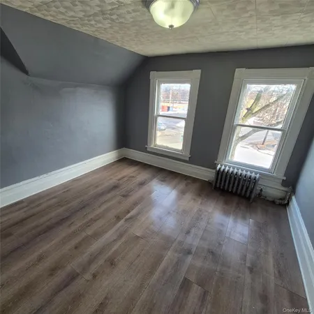 $2,400 | 235 Downs Street, Unit 2, Kingston, NY 12401