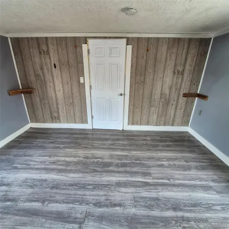 $2,400 | 235 Downs Street, Unit 2, Kingston, NY 12401