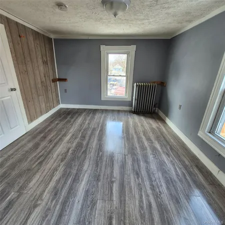 $2,400 | 235 Downs Street, Unit 2, Kingston, NY 12401
