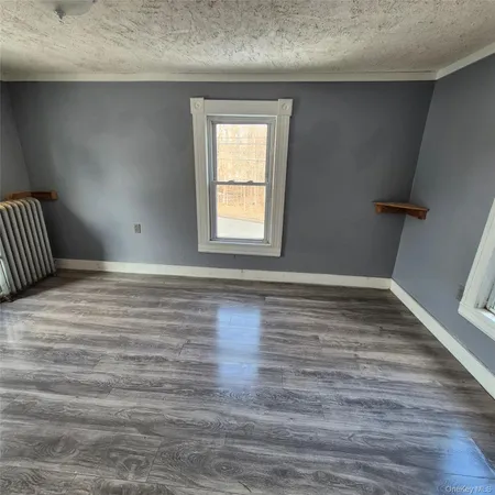 $2,400 | 235 Downs Street, Unit 2, Kingston, NY 12401