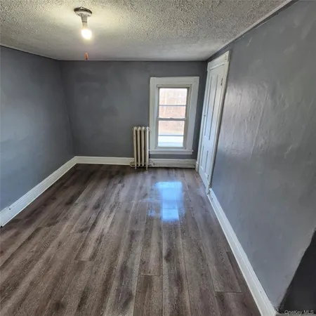 $2,400 | 235 Downs Street, Unit 2, Kingston, NY 12401