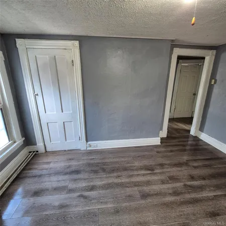 $2,400 | 235 Downs Street, Unit 2, Kingston, NY 12401