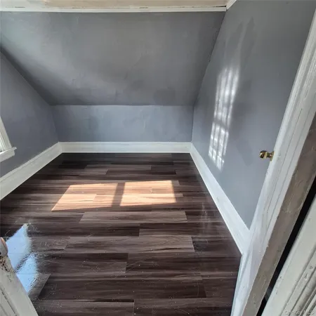 $2,400 | 235 Downs Street, Unit 2, Kingston, NY 12401