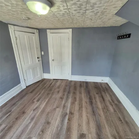 $2,400 | 235 Downs Street, Unit 2, Kingston, NY 12401