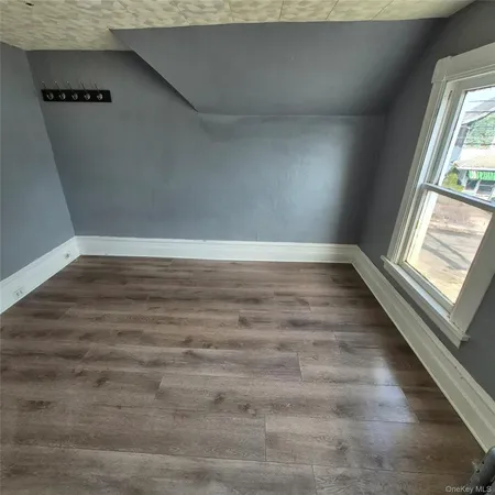 $2,400 | 235 Downs Street, Unit 2, Kingston, NY 12401