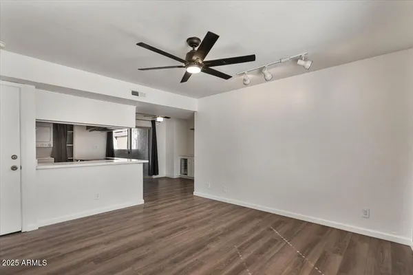 $249,000 | 5146 East Oak Street, Unit 112, Phoenix, AZ 85008