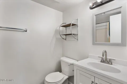 $249,000 | 5146 East Oak Street, Unit 112, Phoenix, AZ 85008