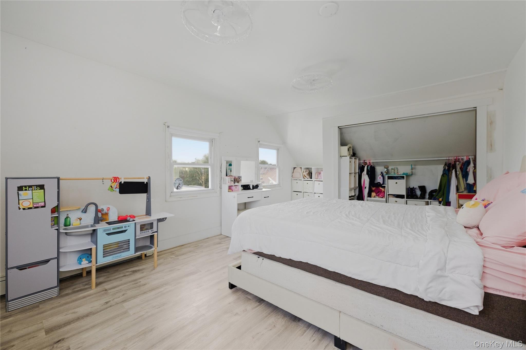 54 Morning Glory Road Levittown, NY 11756 - Photo 12 of 19