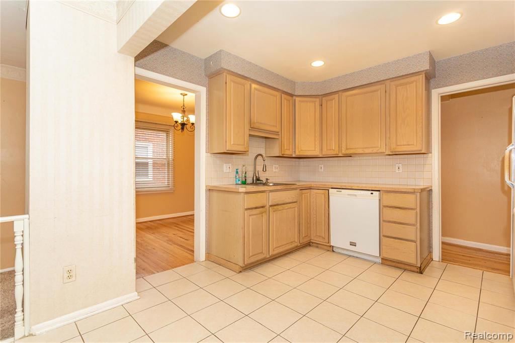1822 Highview Street Dearborn, MI 48128 - Photo 11 of 30
