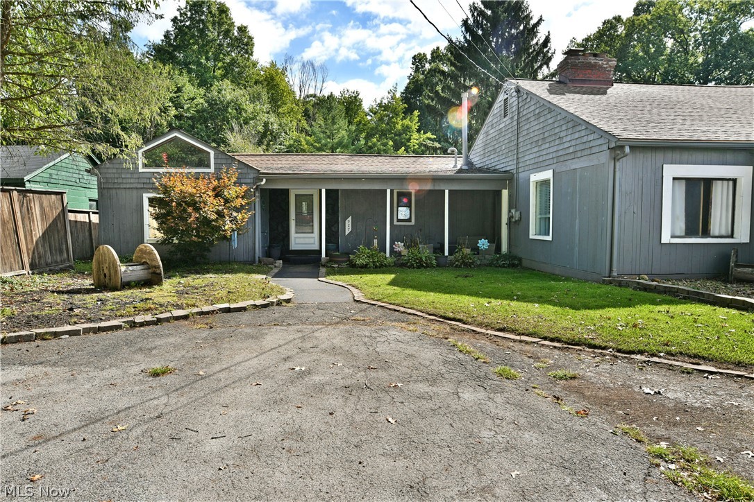 927 Howland Wilson Road Southeast Warren, OH 44484 - Photo 3 of 50 Gallery Image 3