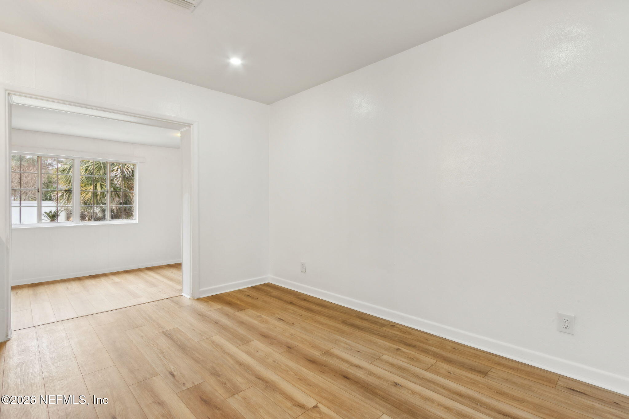 1519 Cornell Road Jacksonville, FL 32207 - Photo 13 of 38 Living Area