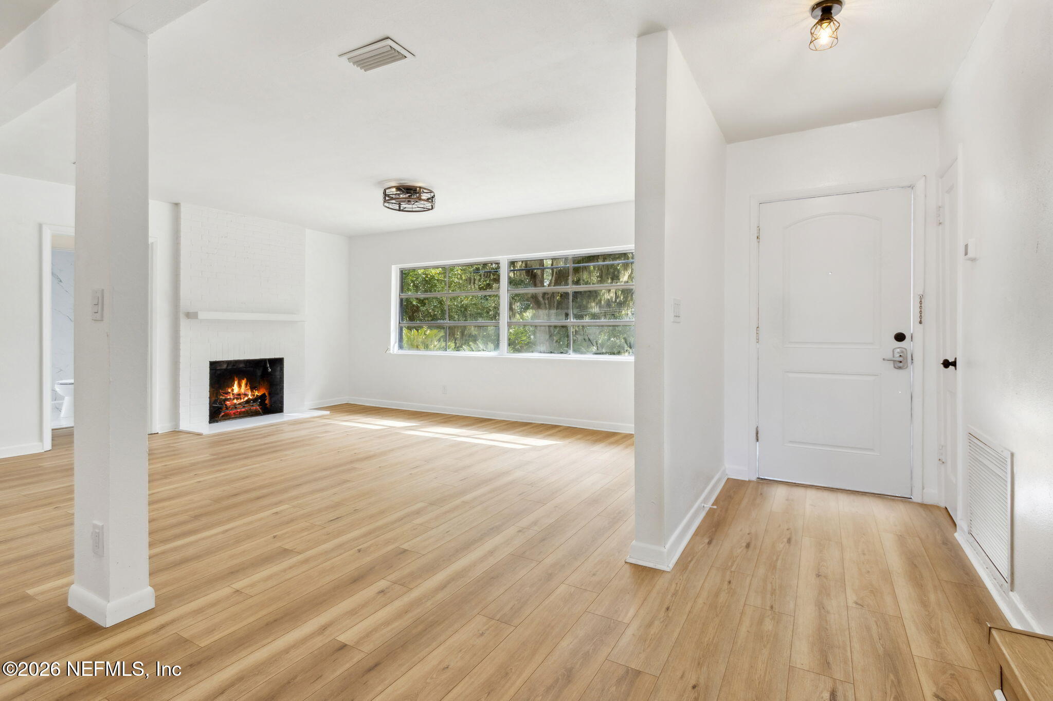 1519 Cornell Road Jacksonville, FL 32207 - Photo 8 of 38 Foyer