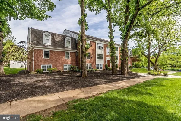 $207,000 | 355 Homeland Southway, Unit 2B, Baltimore, MD 21212