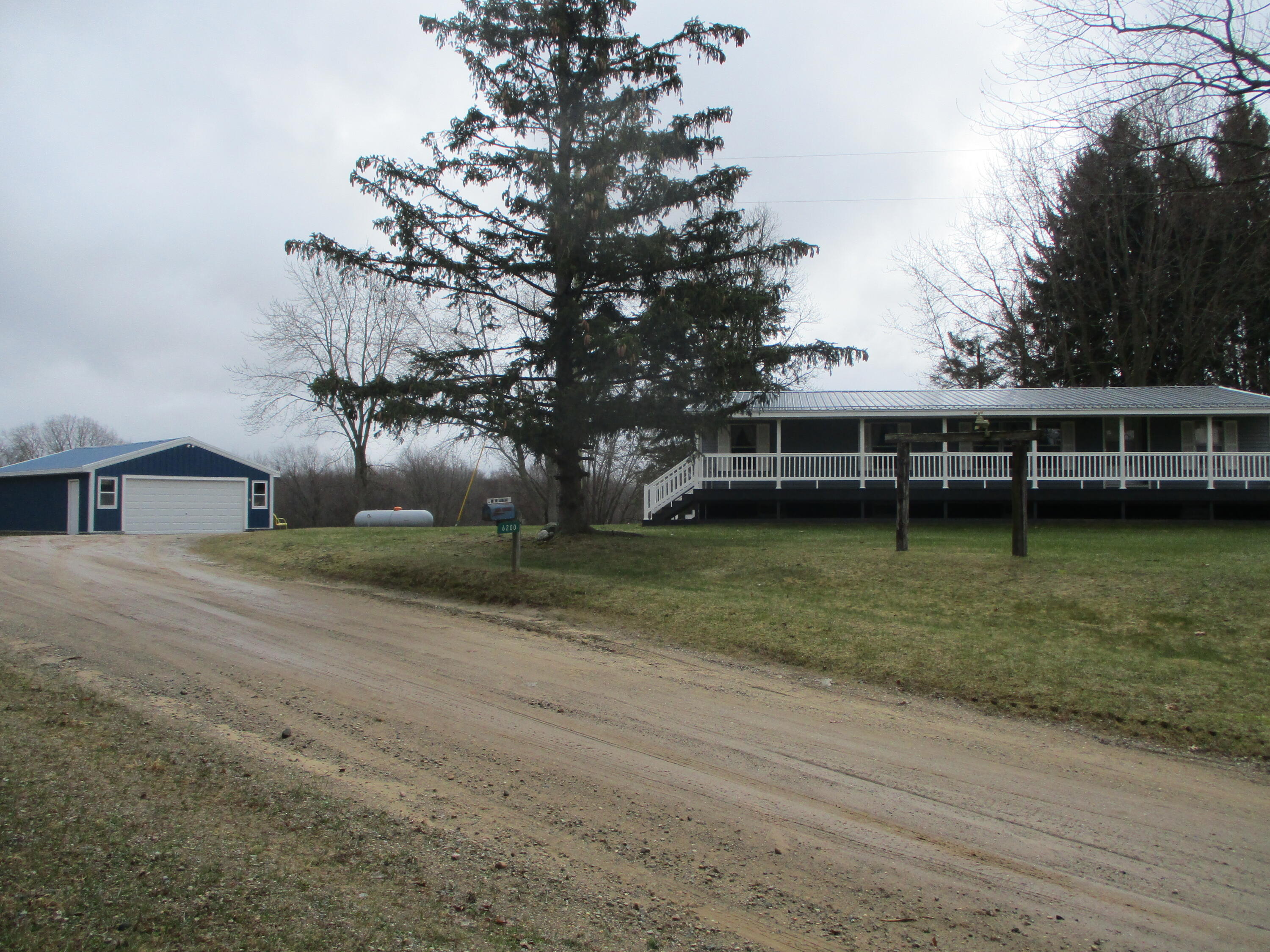 6200 Deaner Road Edmore, MI 48829 - Photo 8 of 61 IMG_6801