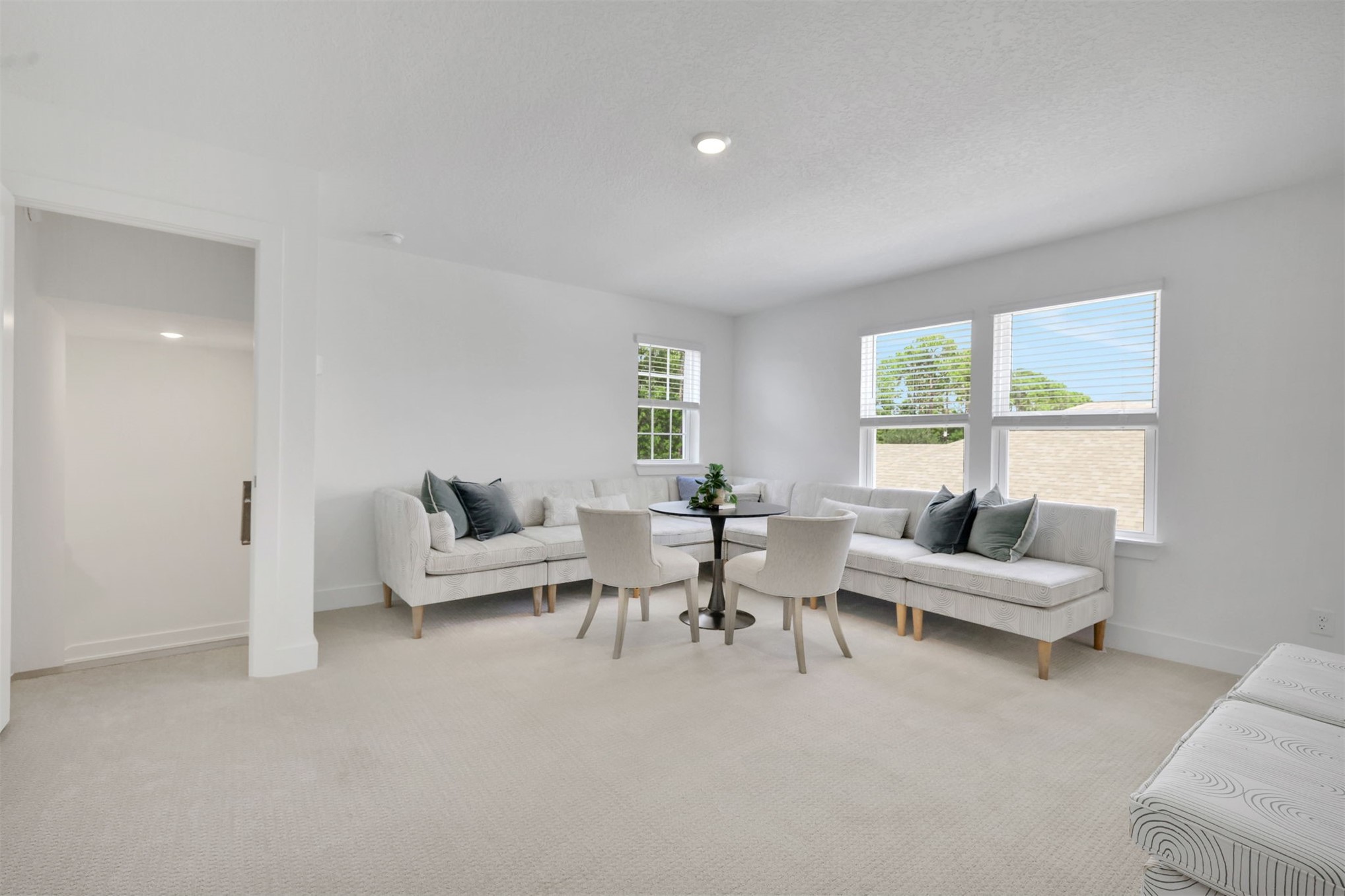 96040 Pirates Bluff Road Yulee, FL 32097 - Photo 29 of 38 a living room with furniture and a window
