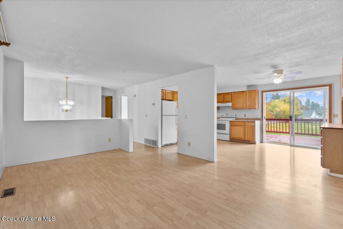 10934 North Maple Street Hayden, ID 83835 - Photo 8 of 48 17-IMG_7401