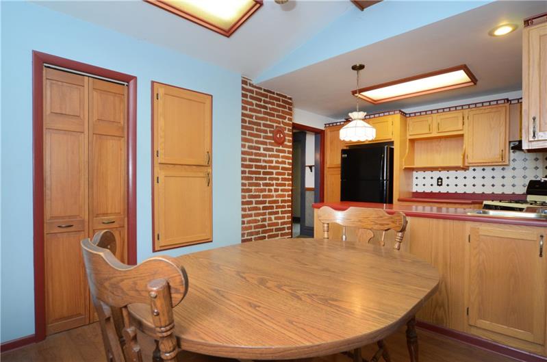 51 Baldwick Road Pittsburgh, PA 15205 - Photo 8 of 23