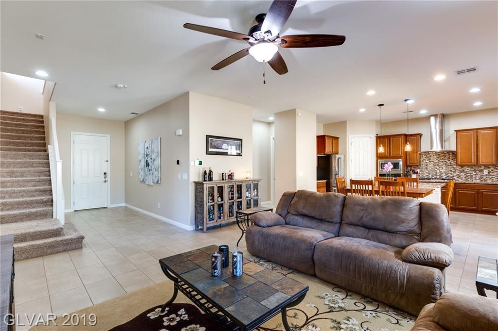 82 Einstein Ridge Way Las Vegas, NV 89183 - Photo 6 of 35 Gallery Image 6