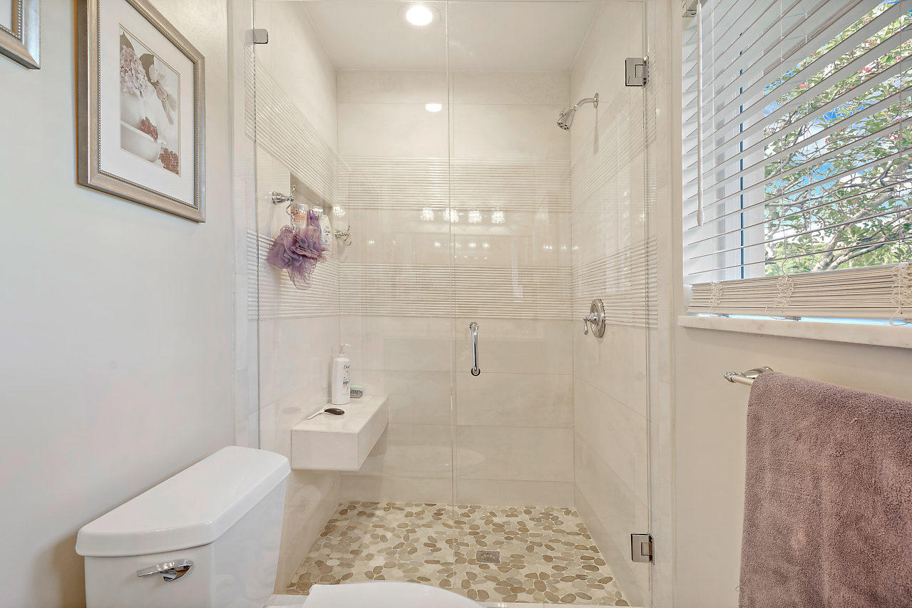 1045 Northwest 6th Avenue Boca Raton, FL 33432 - Photo 18 of 39 Master Bath