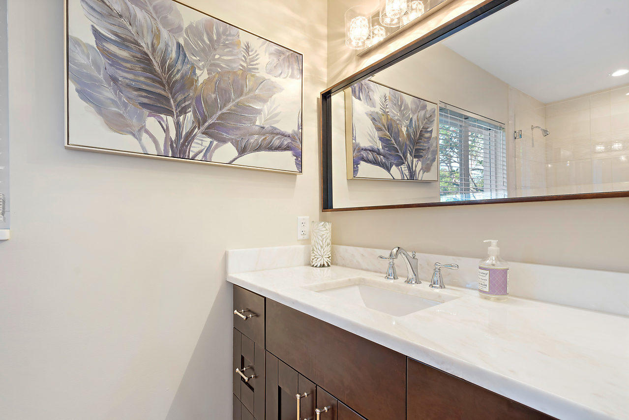 1045 Northwest 6th Avenue Boca Raton, FL 33432 - Photo 19 of 39 Master Bath